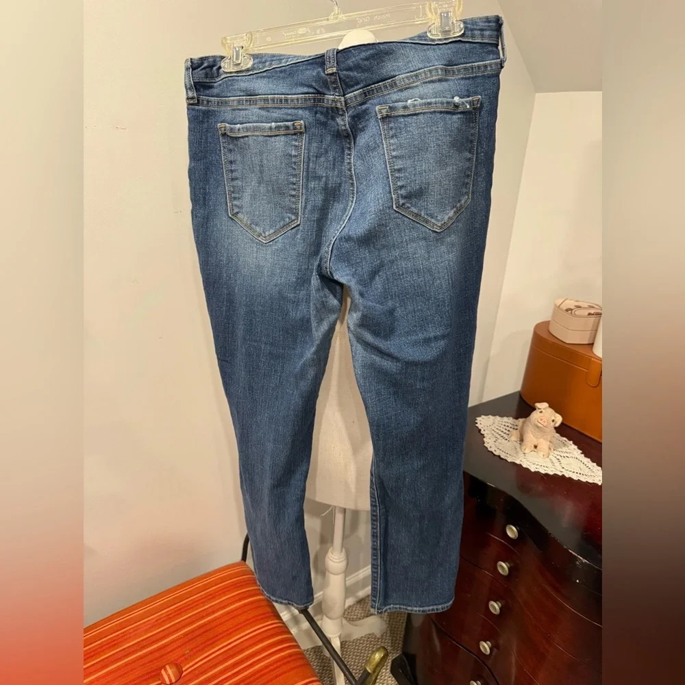 Old Navy Women's Straight Leg Blue Jeans - Picture 2 of 11